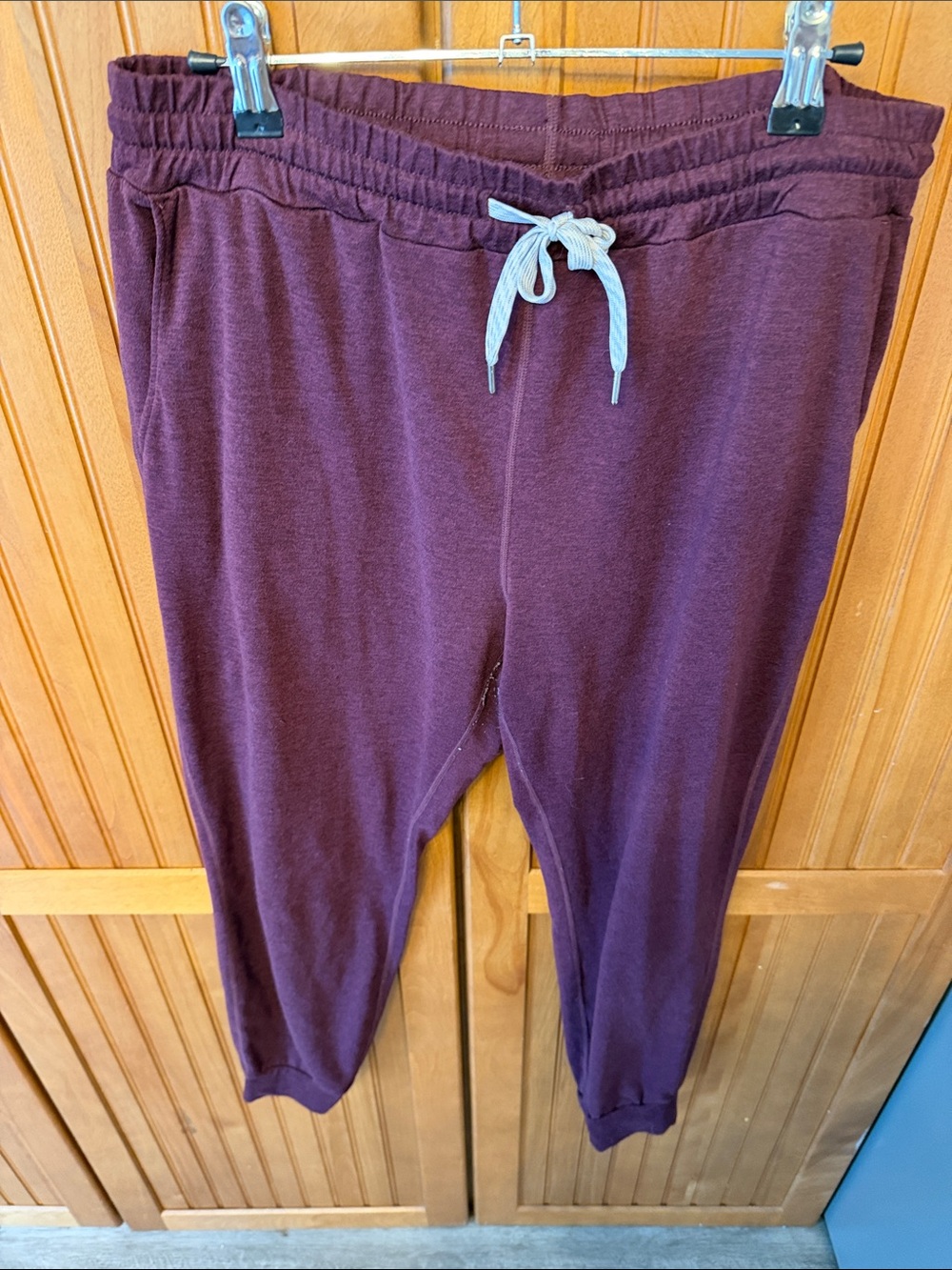Vuori Kids Burgundy Drawstring Joggers with Gray Waist Tie